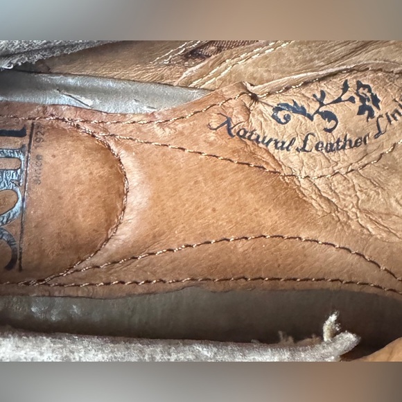 Sofft Women’s Size 7 Leather Beige Clogs - Picture 4 of 16